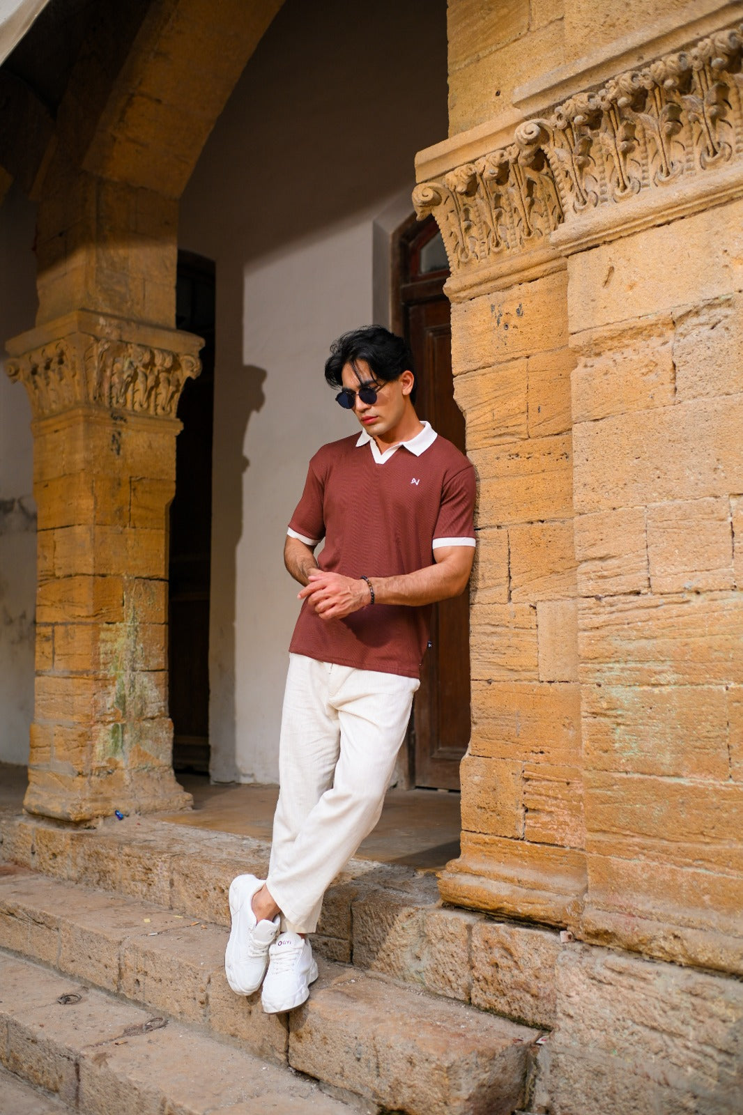 brown Dropoutwear men’s V-neck – everyday comfort and cool